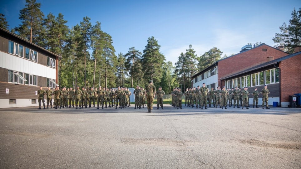 Forsvaret tar nå et krafttak for å ruste opp bygningsmassen – et løft som er helt nødvendig for at Forsvaret skal vokse i årene fremover. Gjennom et nytt kontaktutvalg skal EBA og Forsvarsbygg samarbeide tettere for å sikre smartere og mer effektive byggeprosjekter.